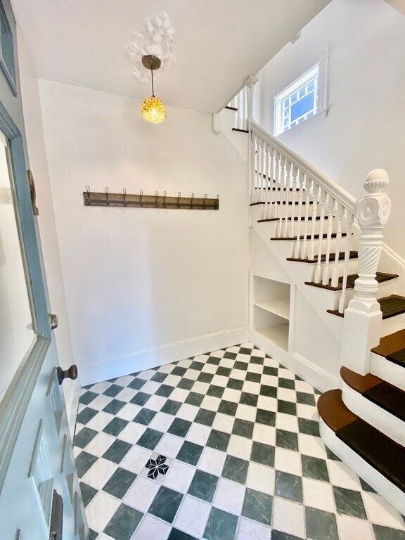 Foto del edificio - 81 Benton Rd