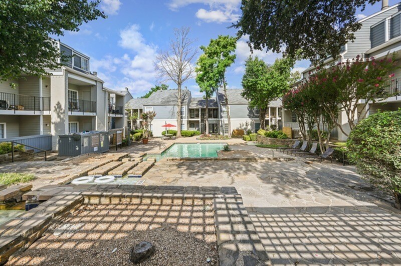 Retreat at Lake Highlands Apartments in Dallas, TX