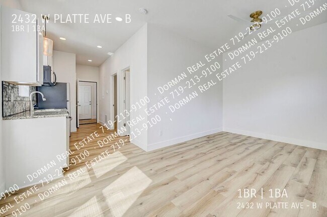 Building Photo - Amazing 1 Bedroom Rear Unit Of A Charming ...
