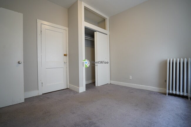 Building Photo - 159 Kelton St