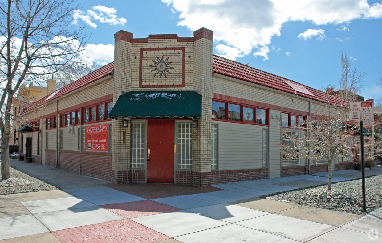 Primary Photo - Corner Clock Lofts