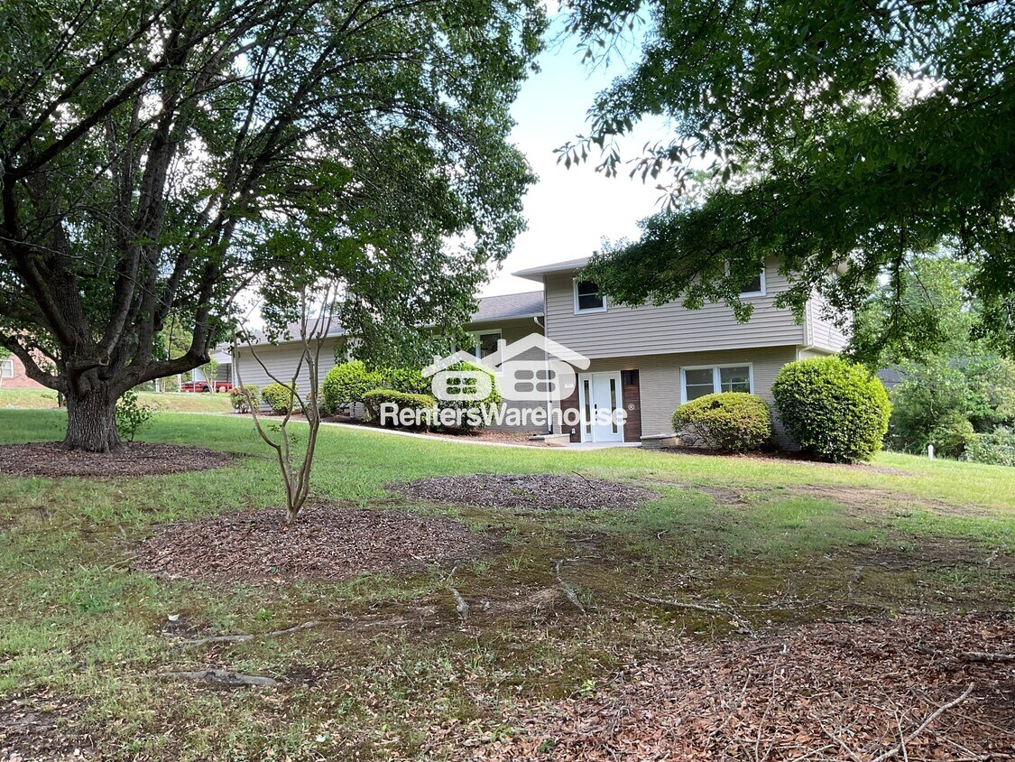 Primary Photo - 245 Enwood Dr