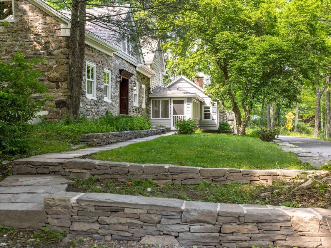Foto principal - 50 Rose Hill Rd