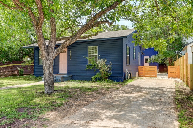 Building Photo - 1137 Mansell Ave