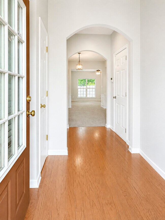 Building Photo - 3845 Grovemont Pl