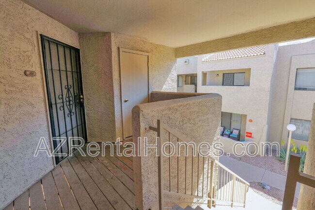 Foto del edificio - 8155 E Roosevelt St