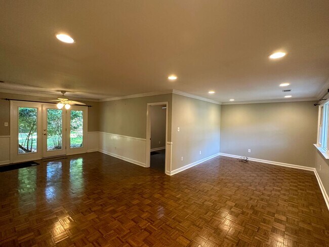 Building Photo - Charming Isle of Hope Three Bedroom Single...