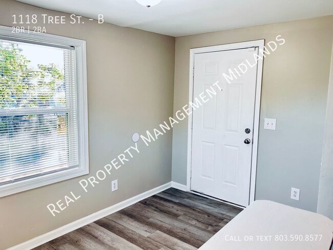 Building Photo - Charming 2-Bedroom Duplex Unit for Rent