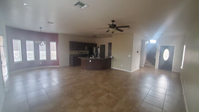 Foto del edificio - HOME FOR RENT ON THE EASTSIDE