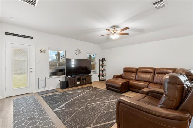 Foto del edificio - 1302 Colonial Bluff Ln