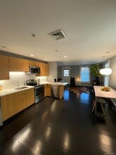 Building Photo - 44 Main St