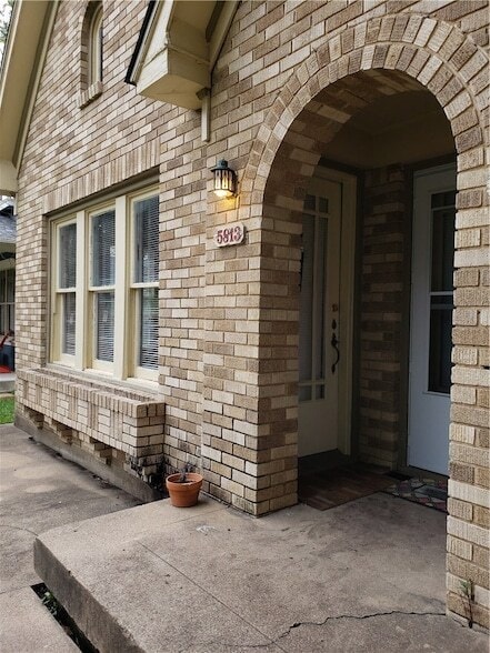 Building Photo - 5813 Llano Ave