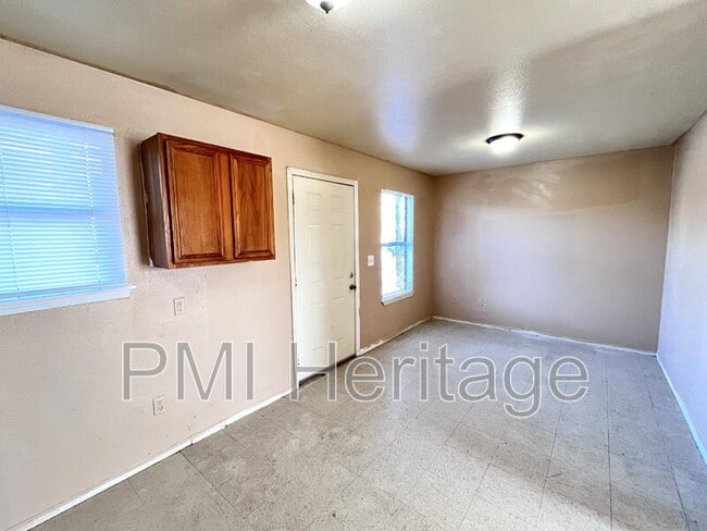 Foto del edificio - 813 E Huntsville Ave