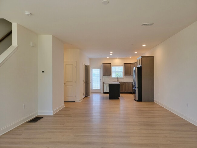 Building Photo - 2455 Artesian Way