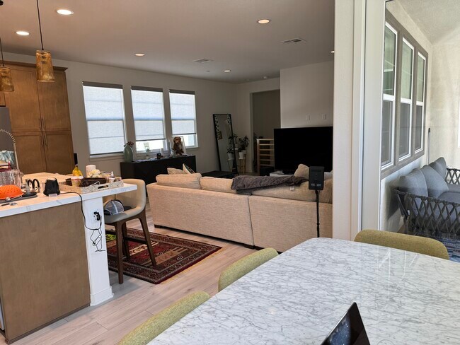 Foto del edificio - 11055 Renewal Dr