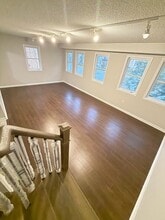 Building Photo - 8828 Sheppard Av E