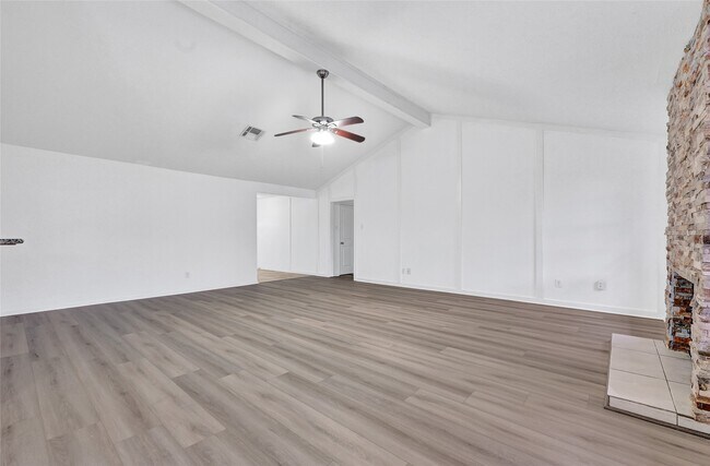 Foto del edificio - 2730 Mesquite Dr