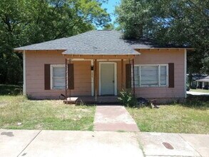 Building Photo - 480 Eloise Dr