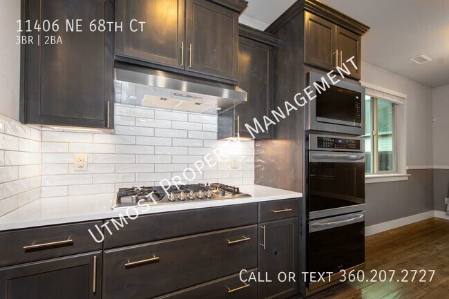 Building Photo - Custom-built 3BD Pacific Lifestyle ranch h...