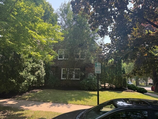 Menlo side - 3568 N Cramer St