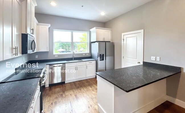 Building Photo - 1063 Montague Pl