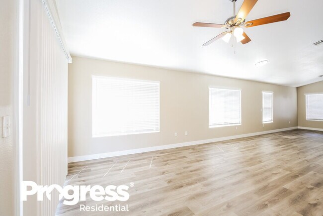 Building Photo - 4320 Threshold Ct