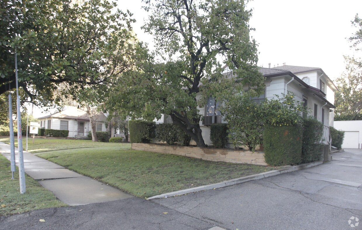 Building Photo - 4142-4152 Cahuenga Blvd