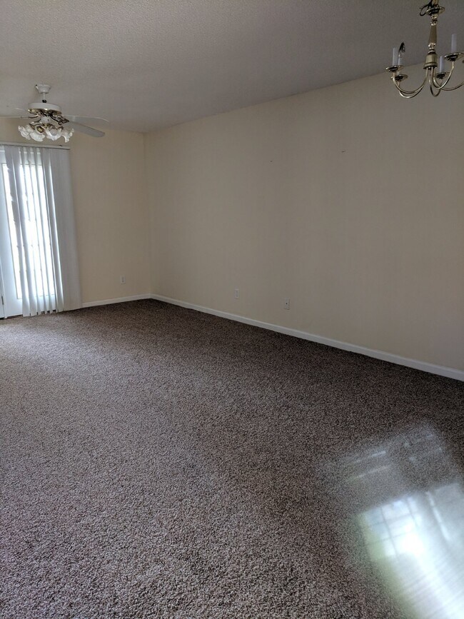 Building Photo - Apartment for Rent
