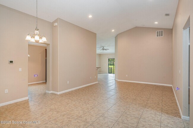 Building Photo - 1050 Cayman Dr