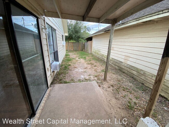 Building Photo - 1 br, 1 bath House - 7706 Gladys  Ave A