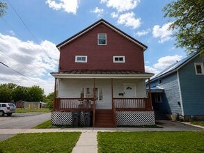 Building Photo - 213 Depeyster St