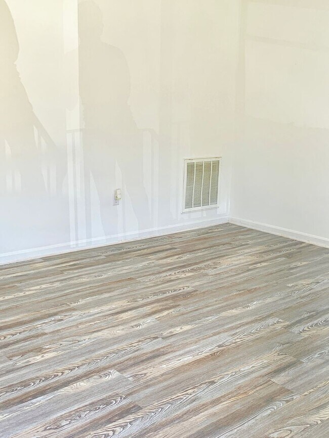 Foto del edificio - 2 Large Bedroom 2 level Townhouse in Frede...