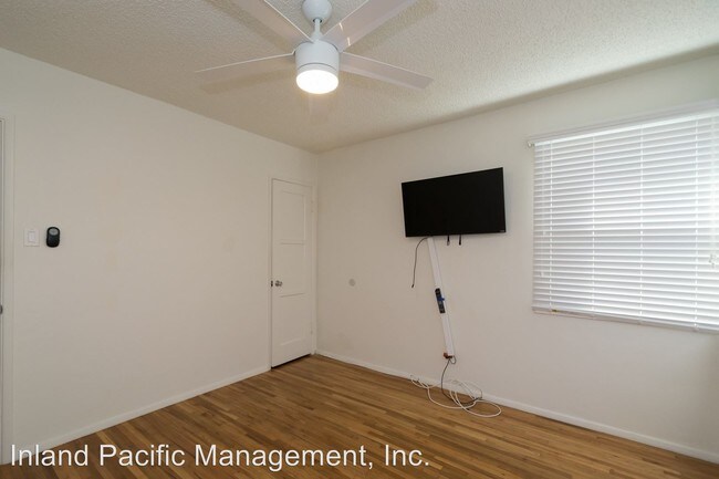 Foto del edificio - 1801-1805 MacKay Ln