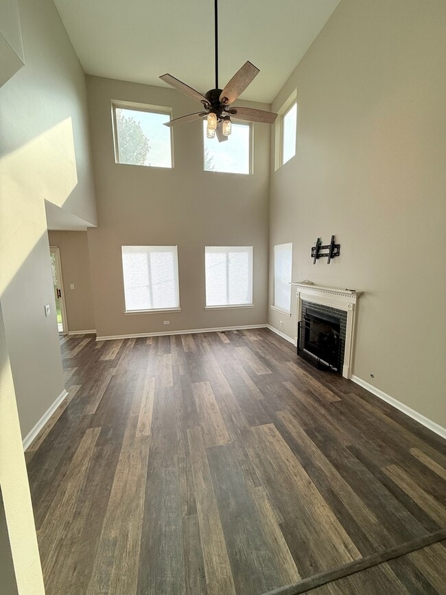 Foto del edificio - 2136 Orchard Ln