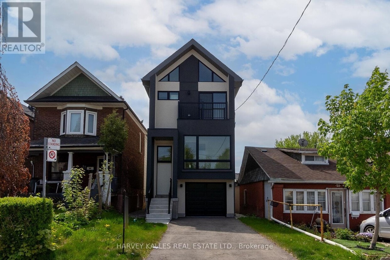 Primary Photo - 19 Lambton Ave