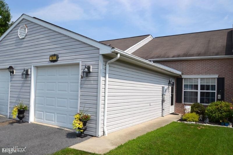 Foto principal - 3 br, 2 bath Townhome - 147 Tory Circle