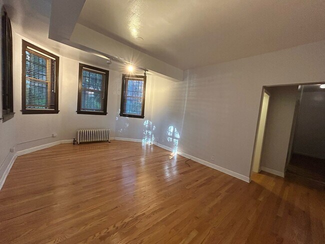 Foto del edificio - 4515 N Wolcott Ave