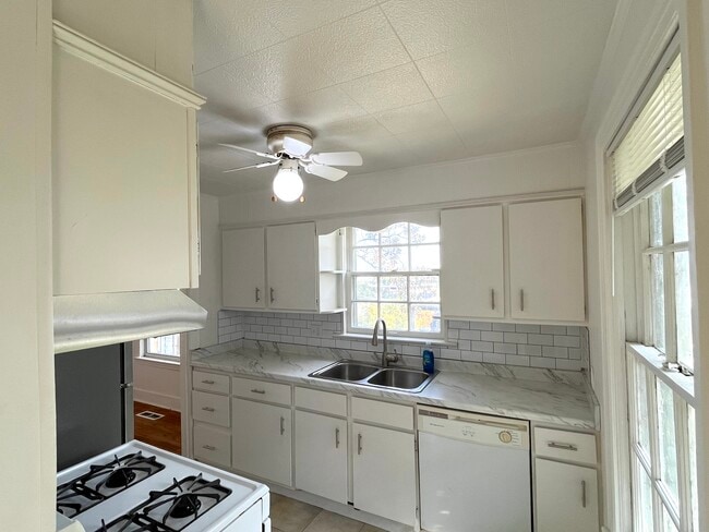 Foto del edificio - 326 N Summit St