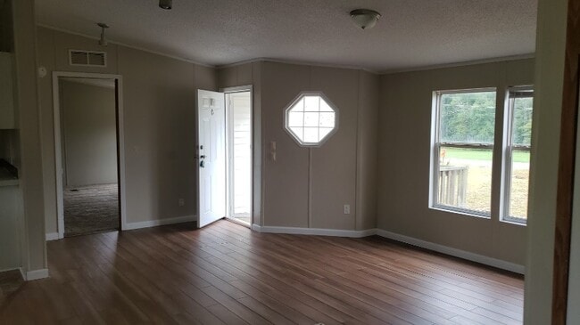 Building Photo - 1124 Eulalia Ln