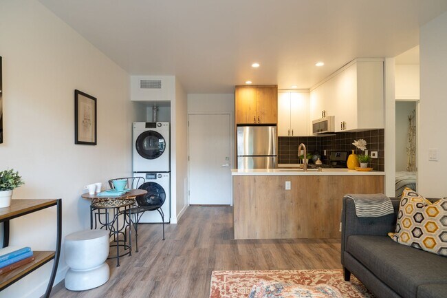 Foto del interior - Hollywood Hills, tree lined street, perfec...