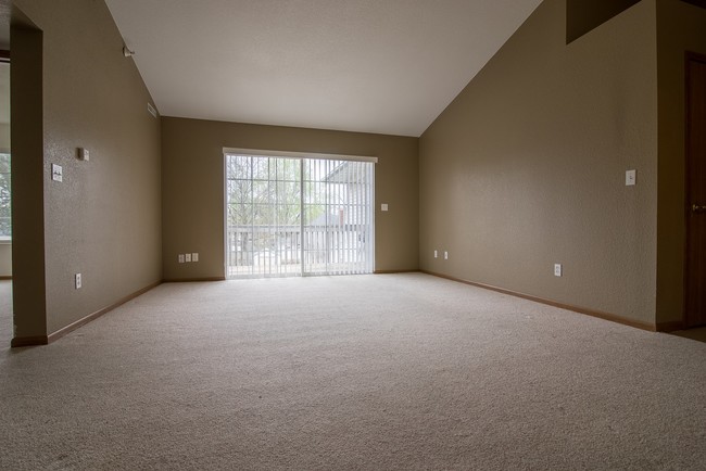 Living Room - Park Pointe Apartments