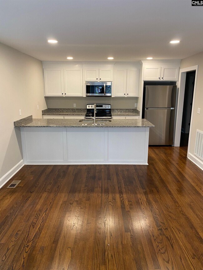 Building Photo - 3129 Monroe St