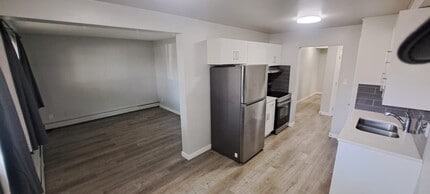 Building Photo - 9923-181 81 Ave NW