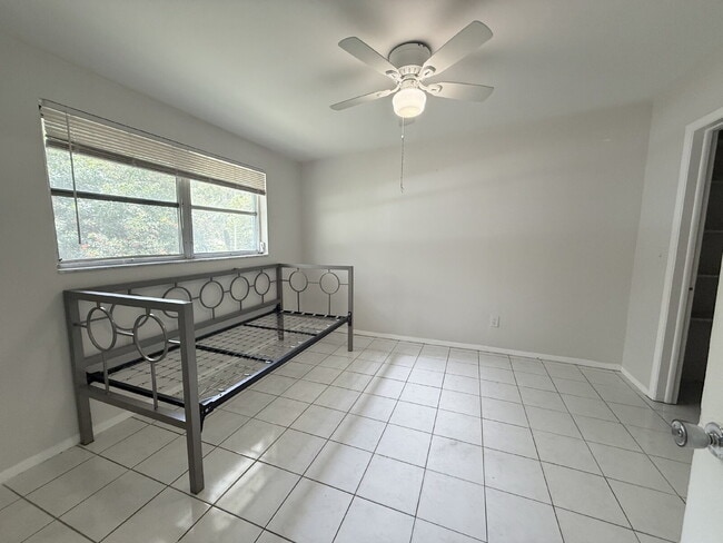 Foto del edificio - "Charming 1-Bedroom Duplex Retreat on Carn...