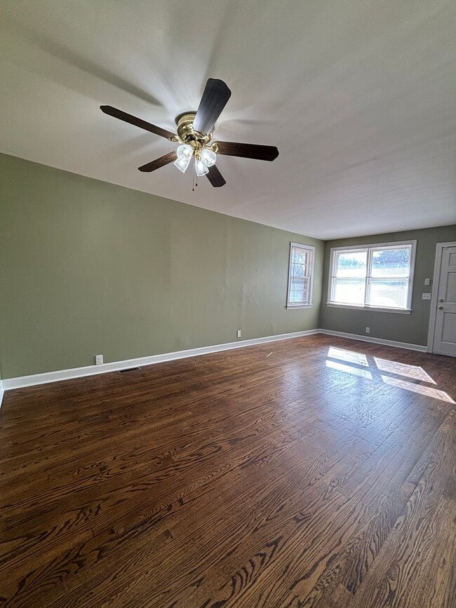 Foto del edificio - Adorable Move-In Ready Donelson Home!