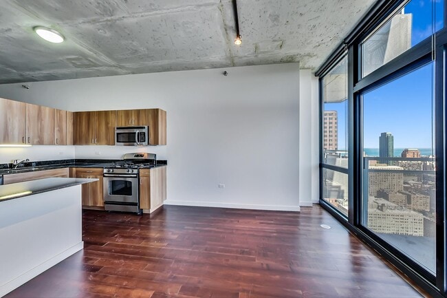 Building Photo - 235 W Van Buren St