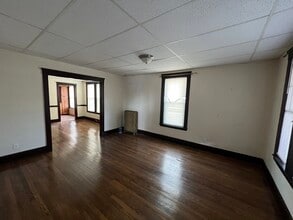 Building Photo - 382 McGrath Hwy