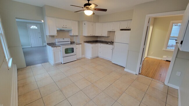 Kitchen - 17 N Spring St