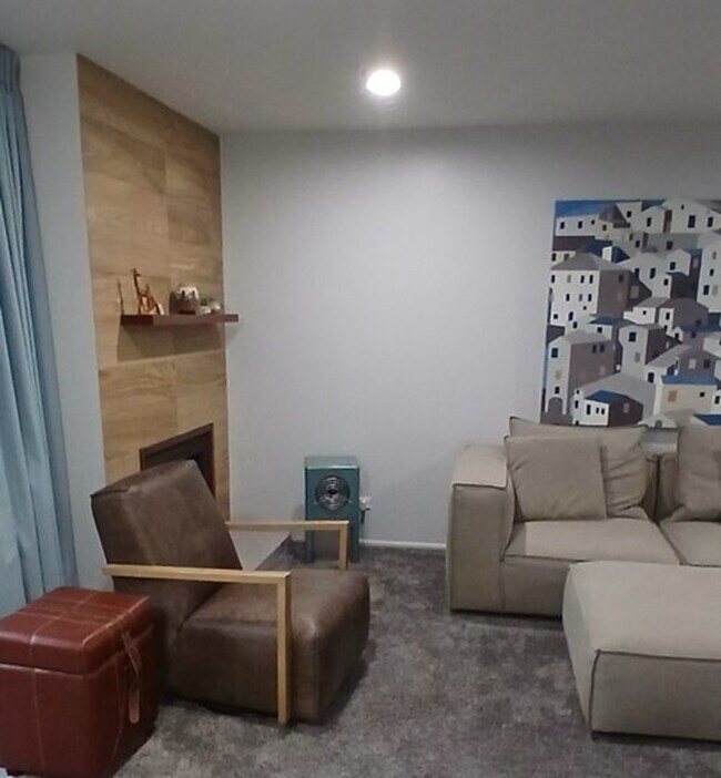 Foto del edificio - 373 Ferndale Ct