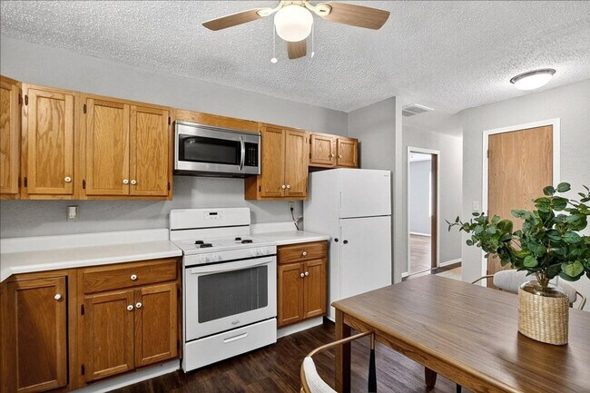 Foto del edificio - 221 Allen St